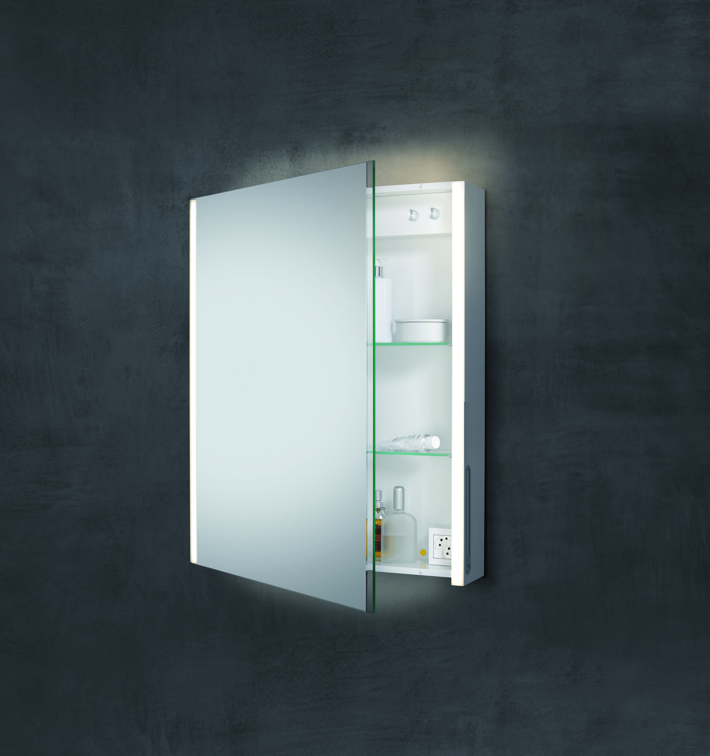 Read more about the article Why develop a mirror cabinet specifically for make-up?
